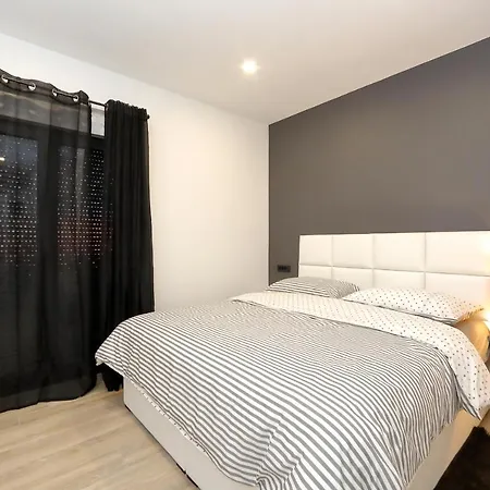 Apartmani More