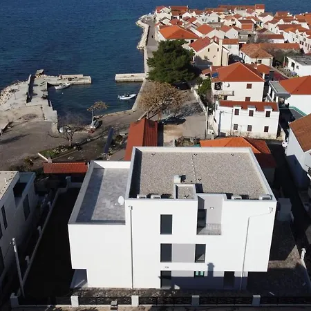 Apartmani More