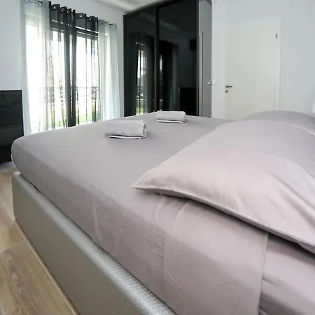 Apartmani More * ביבינייה
