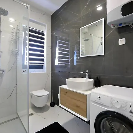 Apartmani More *