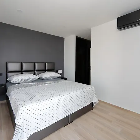 Apartmani More