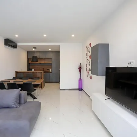 Apartmani More *